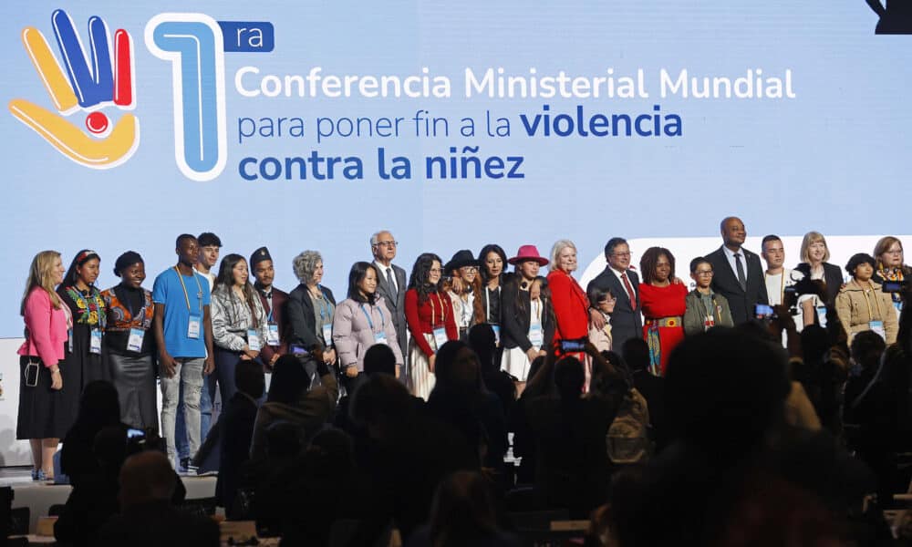 Fotografía de los participantes en la 'Primera conferencia ministerial para poner fin a la violencia contra la niñez', este jueves en Bogotá (Colombia). EFE/ Mauricio Dueñas Castañeda