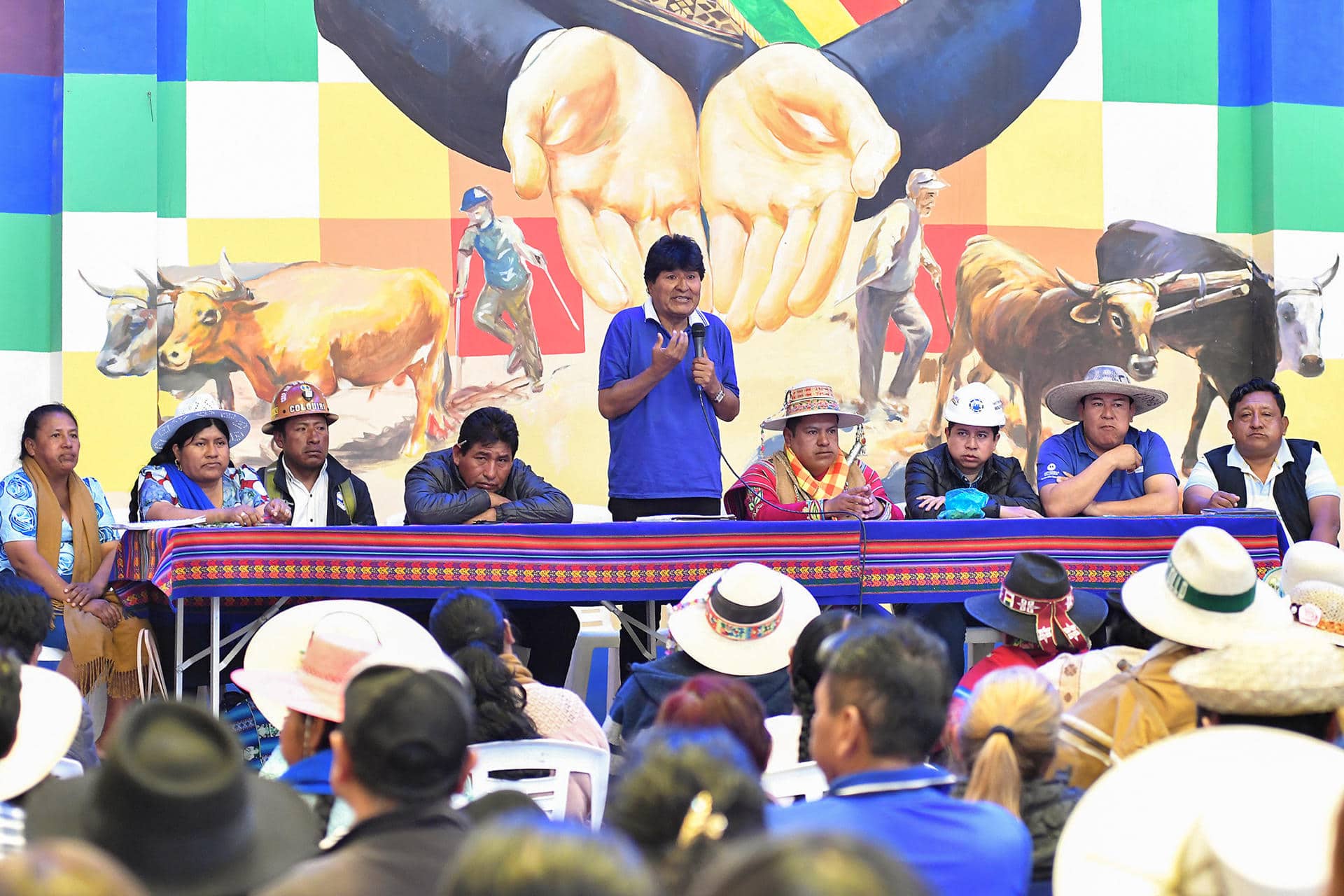 Fotografía de archivo del 26 de septiembre de 2024 del expresidente de Bolivia y líder oficialista, Evo Morales (2006-2019) hablando durante una reunión del Movimiento al Socialismo (MAS) en Cochabamba (Bolivia). EFE/ Jorge Abrego