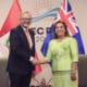 Una foto cedida de la presidenta de Perú, Dina Boluarte (d), y el primer ministro australiano, Anthony Albanese (i), durante un encuentro en Lima en los márgenes de la cumbre del Foro de Cooperación Económica de Asia-Pacífico (APEC). EFE/Presidency of Peru/EDITORIAL USE ONLY, NO SALES/ ONLY AVAILABLE TO ILLUSTRATE THE ACCOMPANYING NEWS (MANDATORY CREDIT)