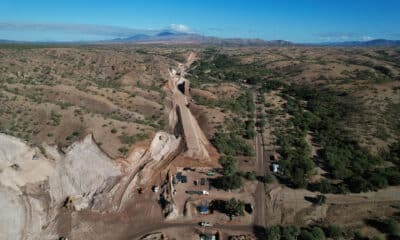 Fotografía aérea de la construcción de vías férreas este sábado, en la ciudad de Hermosillo en el estado de Sonora (México). EFE/Daniel Sánchez