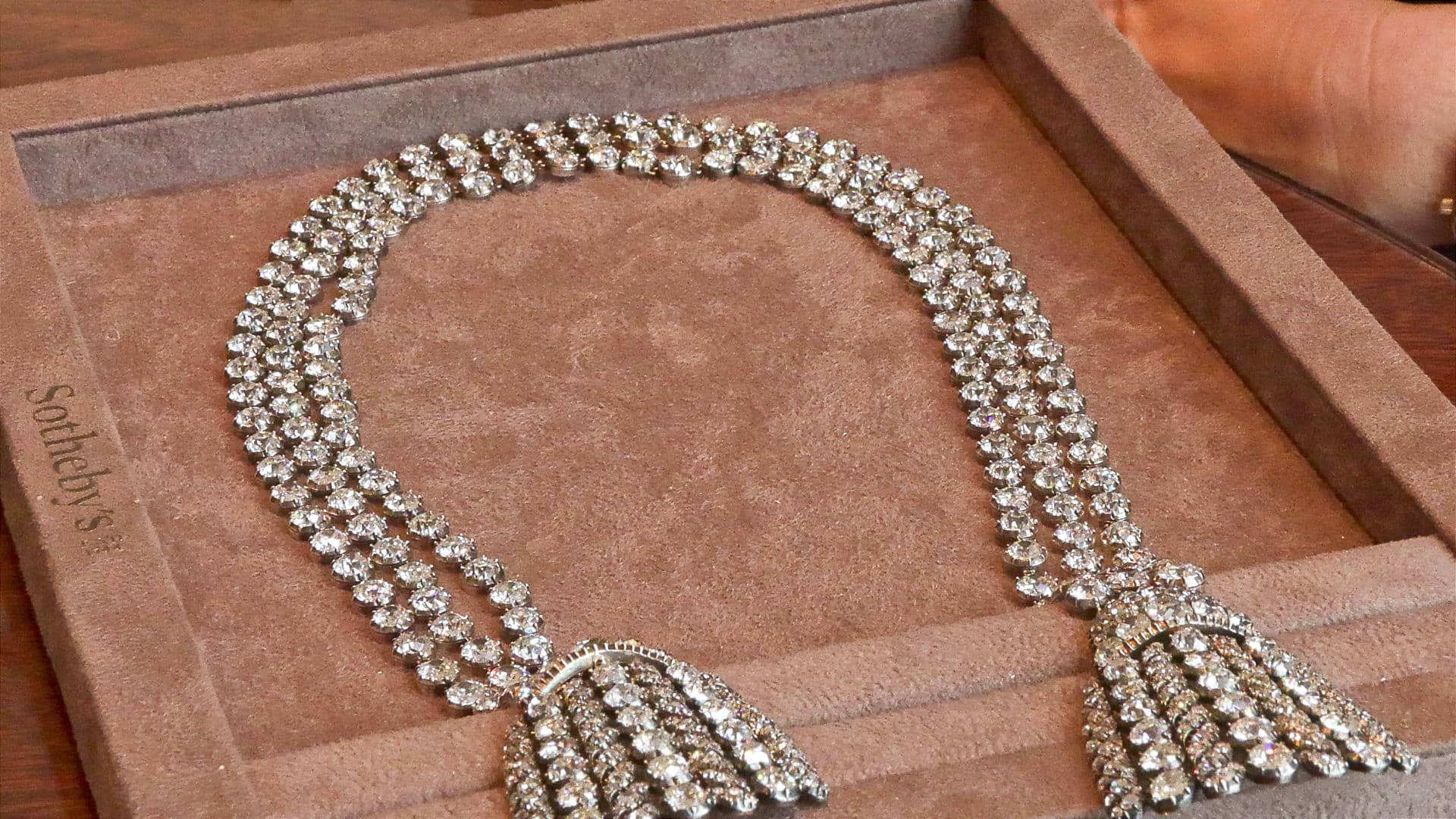 El collar de diamantes atribuido a María Antonieta, última reina de Francia.EFE/ Guillermo Garrido