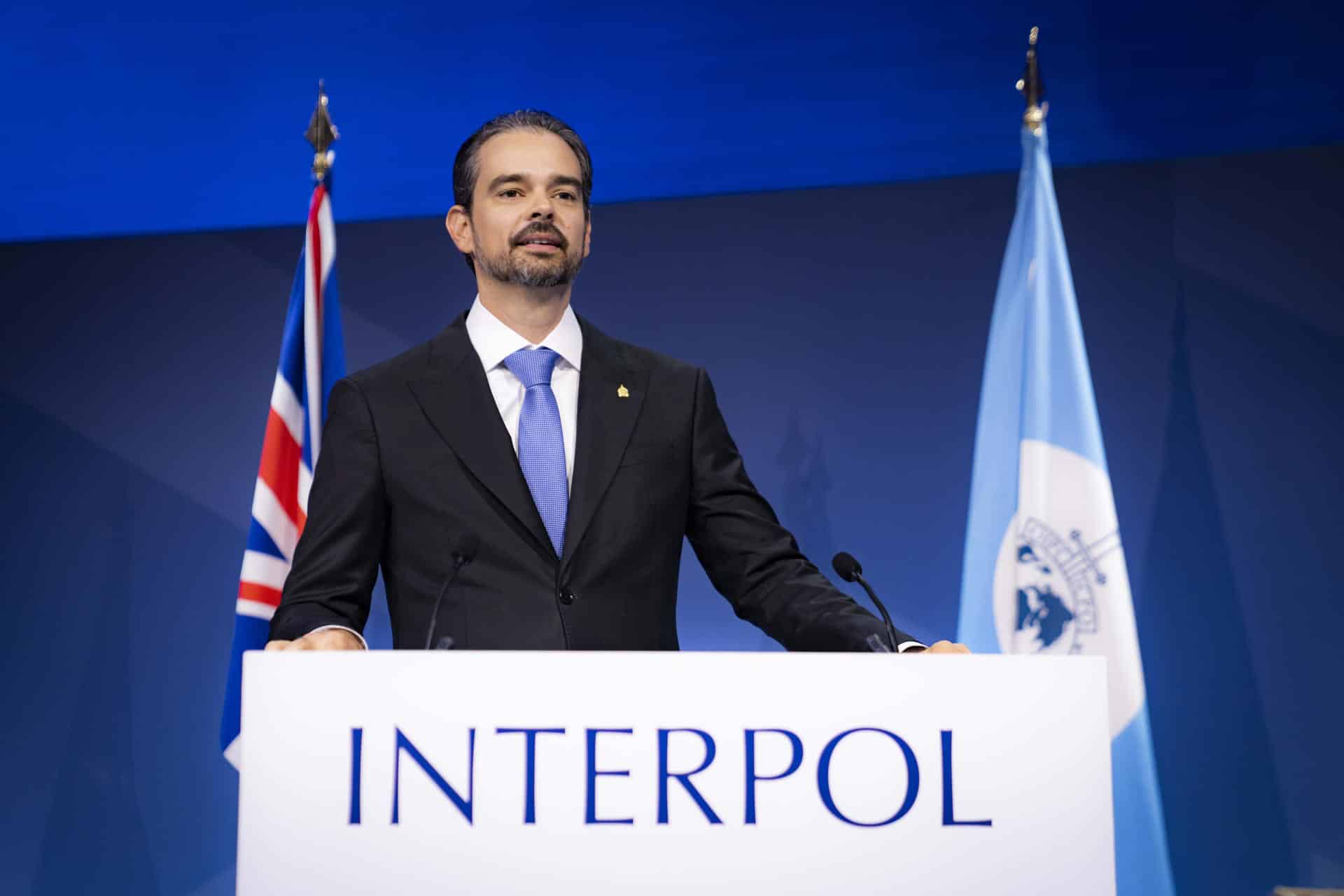 La 92 Asamblea General de Interpol, que se celebra en Glasgow (Escocia), eligió este martes al brasileño Valdecy Urquiza como el nuevo secretario general de la organización, quien, según su presidente, Ahmed Naser Al-Raisi, "representa el futuro" del organismo. EFE/ Interpol SÓLO USO EDITORIAL / SÓLO DISPONIBLE PARA ILUSTRAR LA NOTICIA QUE ACOMPAÑA (CRÉDITO OBLIGATORIO)