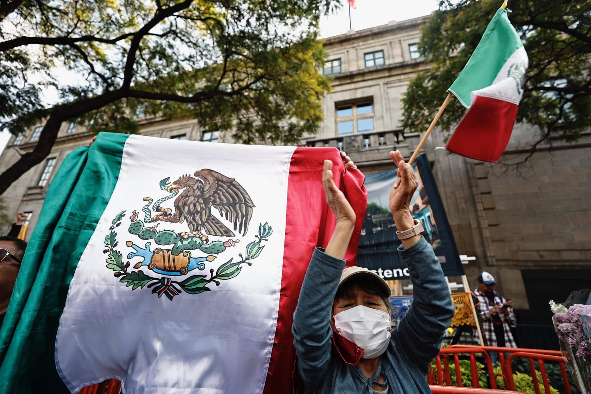 Fotografía de archivo en donde se observa el edifico de la Suprema Corte de Justicia de la Nación (SCJN) en Ciudad de México (México). EFE/Isaac Esquivel