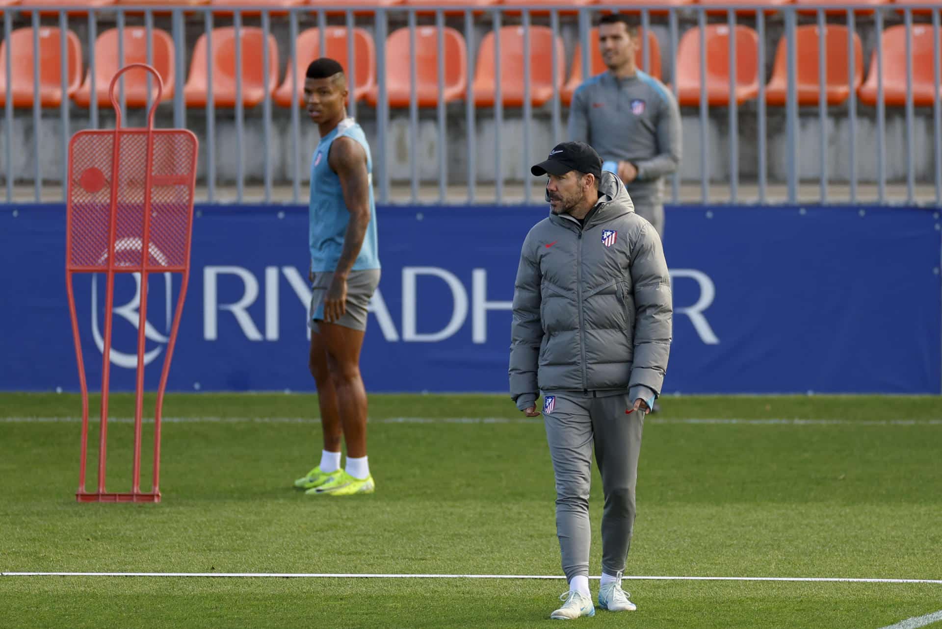 Simeone, durante el entrenamiento de este viernes en Majadahonda. EFE/ Mariscal