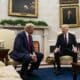 El presidente de EE. UU., Joe Biden (D), y el presidente electo, Donald Trump, durante una reunión en la Oficina Oval de la Casa Blanca en Washington, DC, EE. UU., 13 de noviembre de 2024. EFE/Al Drago