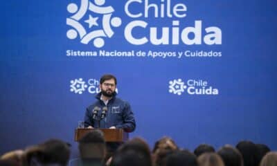 Fotografía cedida por la Presidencia de Chile del mandatario, Gabriel Boric Font, durante un acto en el palacio de La Moneda en Santiago (Chile). EFE/ Presidencia de Chile