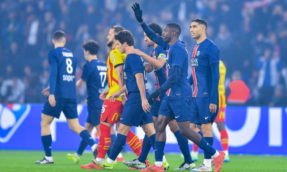 El jugador del PSG Ousmane Dembele celebra su gol durante el partido de la Ligue 1 que han jugado Paris Saint Germain y RC Lens en Paris, Francia. EFE/EPA/Franco Arland