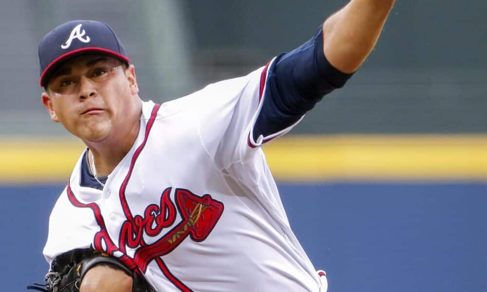 Fotografía de archivo del lanzador mexicano Manny Banuelos, exjugador de los Bravos de Atlanta, quien este sábado abrirá para la selección de su país el pulso con a de Venezuela en el torneo Premier 12. EFE/ERIK S. LESSER