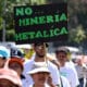 Fotografía de archivo de una manifestación contra la minería en las principales calles de San Salvador. EFE/Oscar Rivera