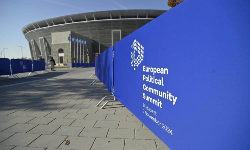 Entrada al Puskas Arena de Budapest, donde se reúnen los líderes de la CPE. EFE/EPA/ZOLTAN BALOGH HUNGARY OUT