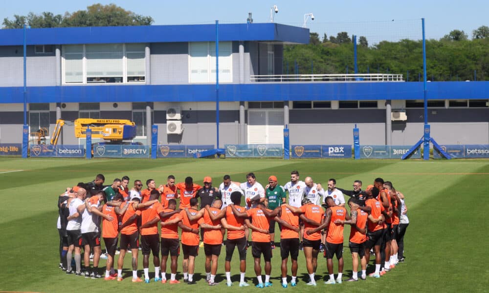 Fotografía de archivo de un reciente entrenamiento de la selección de Colombia, que este martes recibirá en Barranquilla a la de Ecuador en cumplimiento de la duodécima jornada de las eliminatorias del Mundial de 2026. EFE/Juan Ignacio Roncoroni