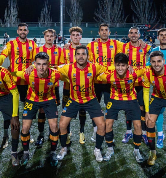 El equipo de fútbol del UE Sant Andreu. EFE/Álvaro Martin-UE Sant Andre