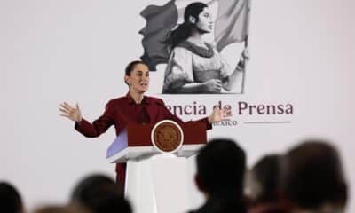 La presidenta de México Claudia Sheinbaum, participa este miércoles durante una rueda de prensa en Palacio Nacional de la Ciudad de México (México). EFE/José Méndez