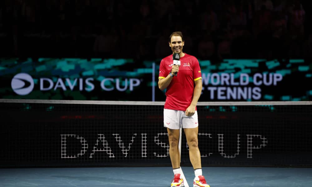 El tenista Rafa Nadal durante el homenaje que ha recibido a la finalización del último encuentro de Copa Davis que han disputado España y Paises Bajos correspondiente a los cuartos de final de la Copa Davis en el pabellón Martín Carpena de Málaga. EFE / Jorge Zapata.