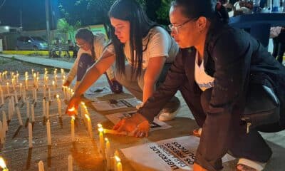 Fotografía cedida por el Comité por la Libertad de los Presos Políticos de familiares de privados de libertad en una manifestación este jueves, en las inmediaciones de la cárcel de Tocorón, en Tocorón (Venezuela). EFE/ Comité por la Libertad de los Presos Políticos