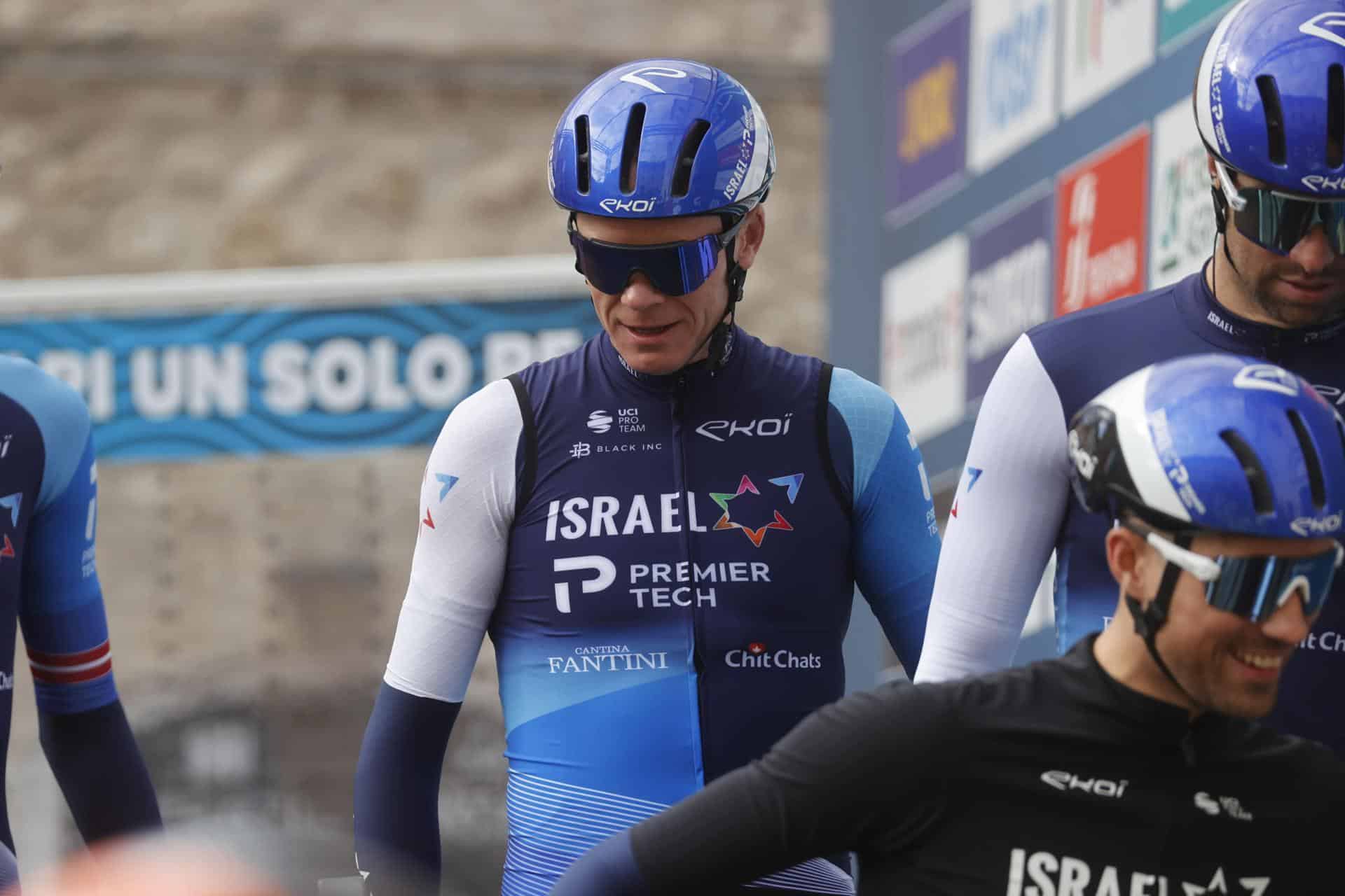 El británico Chris Froome, durante su participación esta temporada en la Tirreno-Adriático en las filas del Israel Premier Tech. EFE/EPA/ROBERTO BETTINI