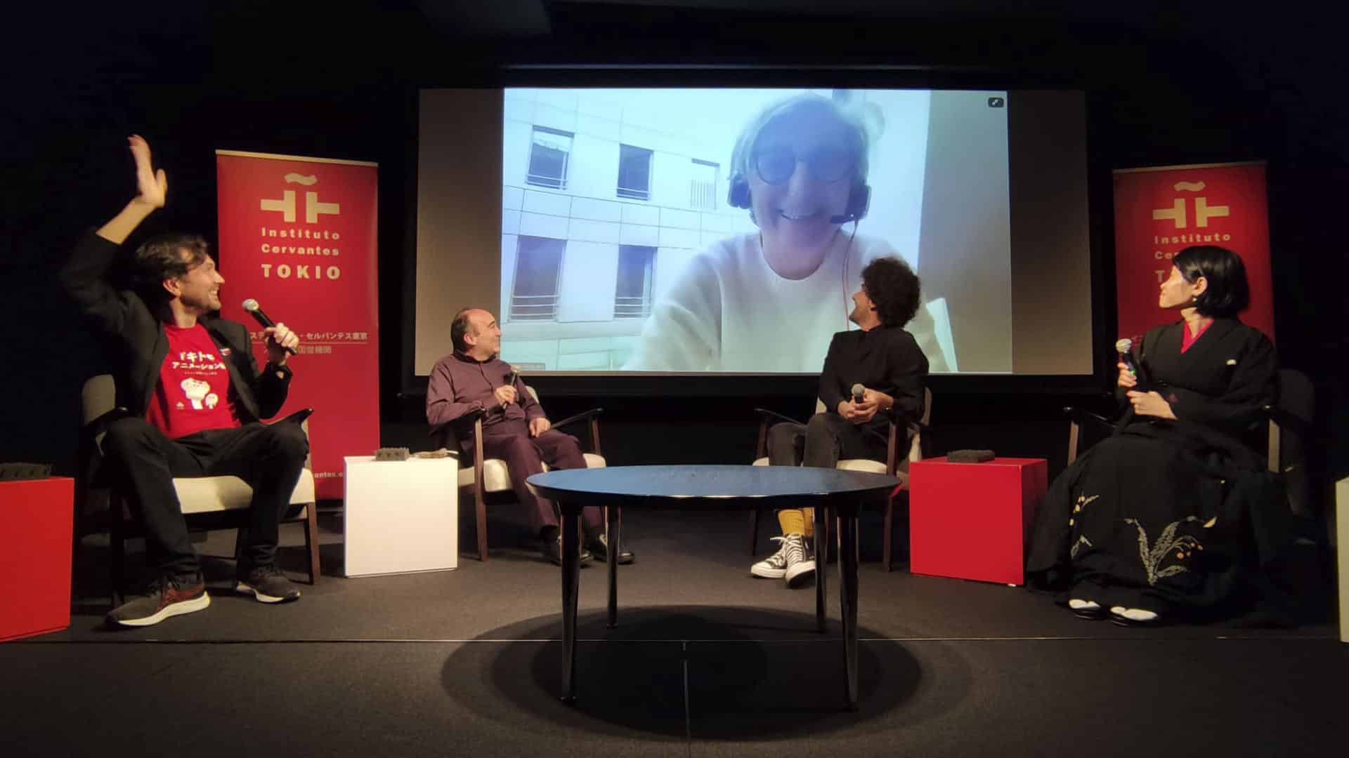 La directora española Isabel Herguera participa en un coloquio como parte de Doki Doki Animación con Ñ, con el productor Ivan Miñambres, y donde hablaron sobre el papel de la mujer en la industria. La segunda edición de la muestra de cine de animación 'Doki Doki Animación con Ñ' arrancó este viernes en Tokio, en un festival que se prolongará cuatro días y que cuenta nuevamente con la participación del aclamado cineasta Pablo Berger. El encuentro, organizado por el Instituto Cervantes de la capital japonesa, se prolongará desde hoy hasta el día 4 e incluirá visionados y charlas con directores y creadores de varios países iberoamericanos, incluido Berger, que acude a Japón para estrenar en el país asiático su cinta 'Robot Dreams' (2023).-
EFE/ Instituto Cervantes de Tokio ***SOLO USO EDITORIAL/SOLO DISPONIBLE PARA ILUSTRAR LA NOTICIA QUE ACOMPAÑA (CRÉDITO OBLIGATORIO)***