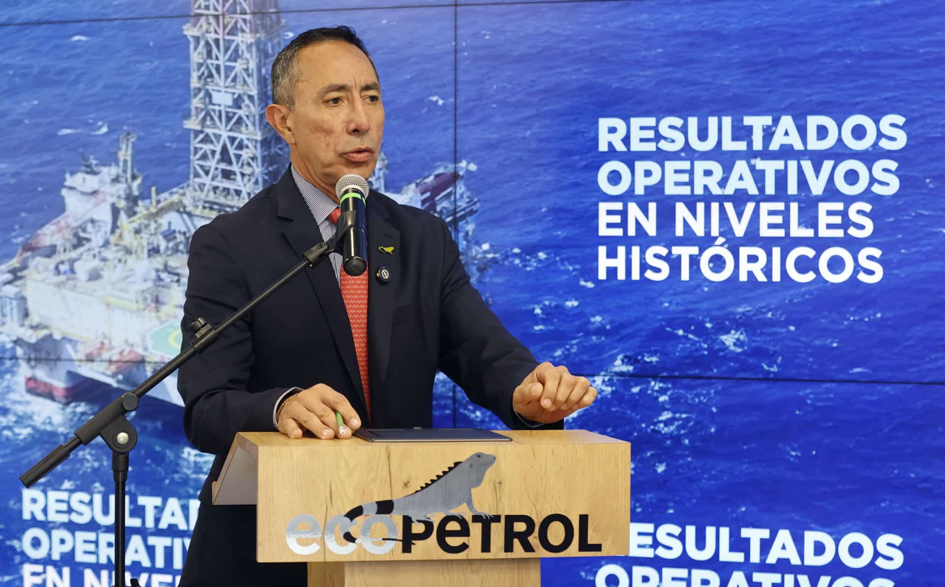 Ricardo Roa, presidente de Ecopetrol, habla durante la presentación de resultados financieros y operativos del tercer trimestre del 2024, este miércoles en Bogotá (Colombia). EFE/ Mauricio Dueñas Castañeda