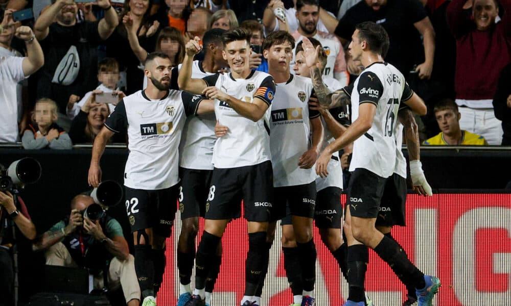 Los jugadores del Valencia celebran un gol en Mestalla, en una foto de archivo. EFE / Manuel Bruque.