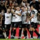 Los jugadores del Valencia celebran un gol en Mestalla, en una foto de archivo. EFE / Manuel Bruque.