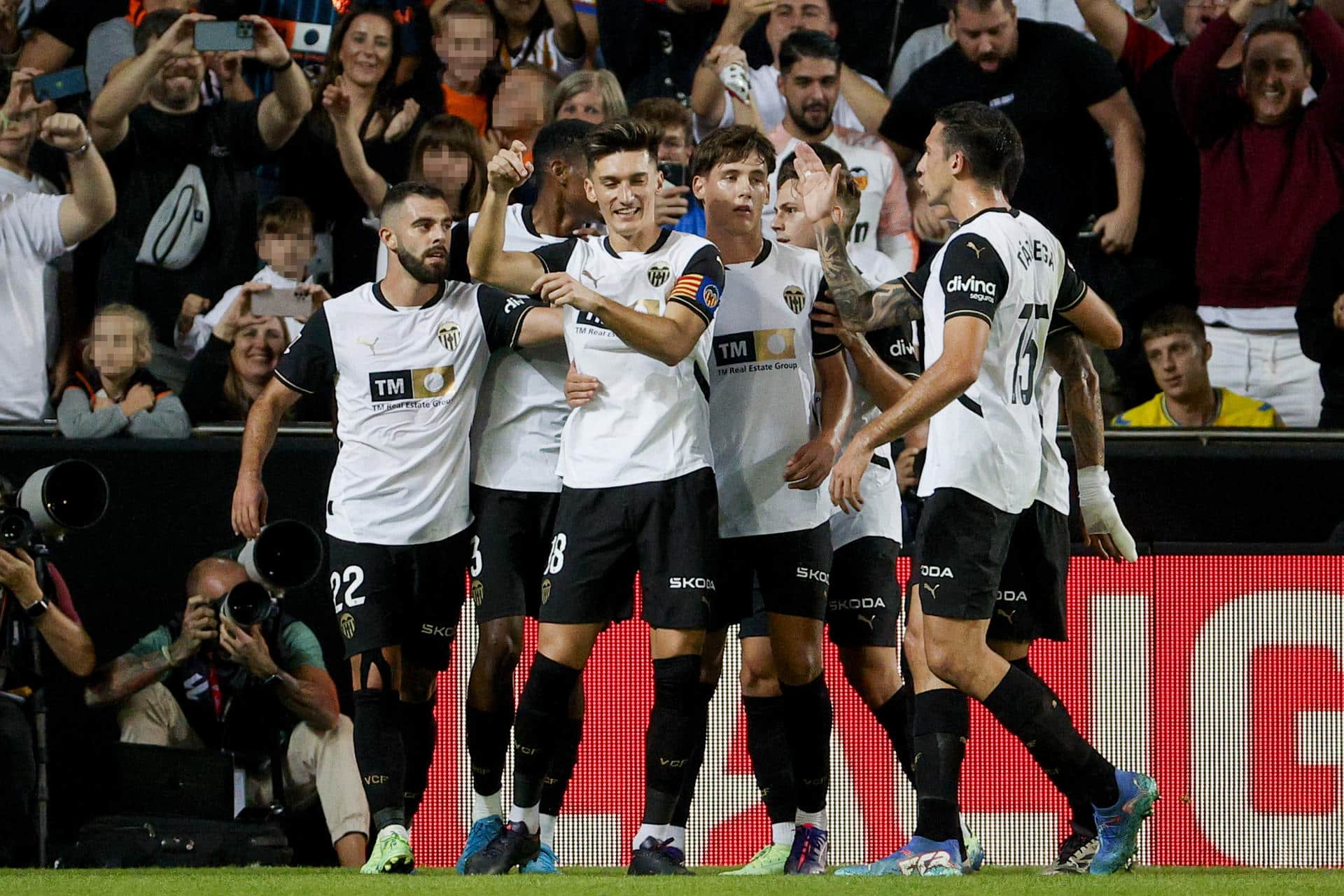 Los jugadores del Valencia celebran un gol en Mestalla, en una foto de archivo. EFE / Manuel Bruque.