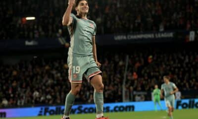 El jugador del Atlético de MAdrid Julian Alvarez celebra un gol durante el partido de la UEFA Champions League que ha  jugado Sprta de Praga y Atlético de Madrid en Praga, República Checa. EFE/EPA/MARTIN DIVISEK