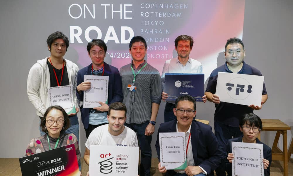 Cuarta edición de "Culinary Action! On the Road" (Acción culinaria en el camino), una competición gastronómica itinerante e internacional que organiza el BCC para premiar a las firmas emergentes de tecnología agroalimentaria más innovadoras del mundo y que están impulsando cambios en el sector, este miércoles en Tokio. La compañía japonesa Fermenstation, que transforma residuos alimentarios en productos con la fermentación, ha sido galardonada este miércoles por el Basque Culinary Center (BCC) durante el evento. EFE/ Rodrigo Marín