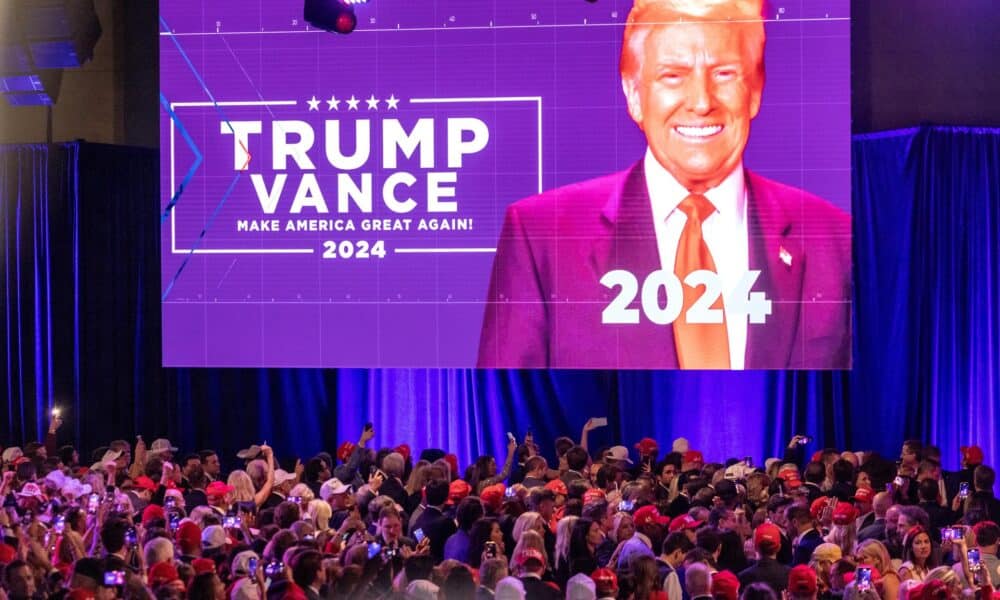 Seguidores republicanos celebran la victoria de Donald Trump en West Palm Beach, Florida. EFE/EPA/CRISTOBAL HERRERA-ULASHKEVICH