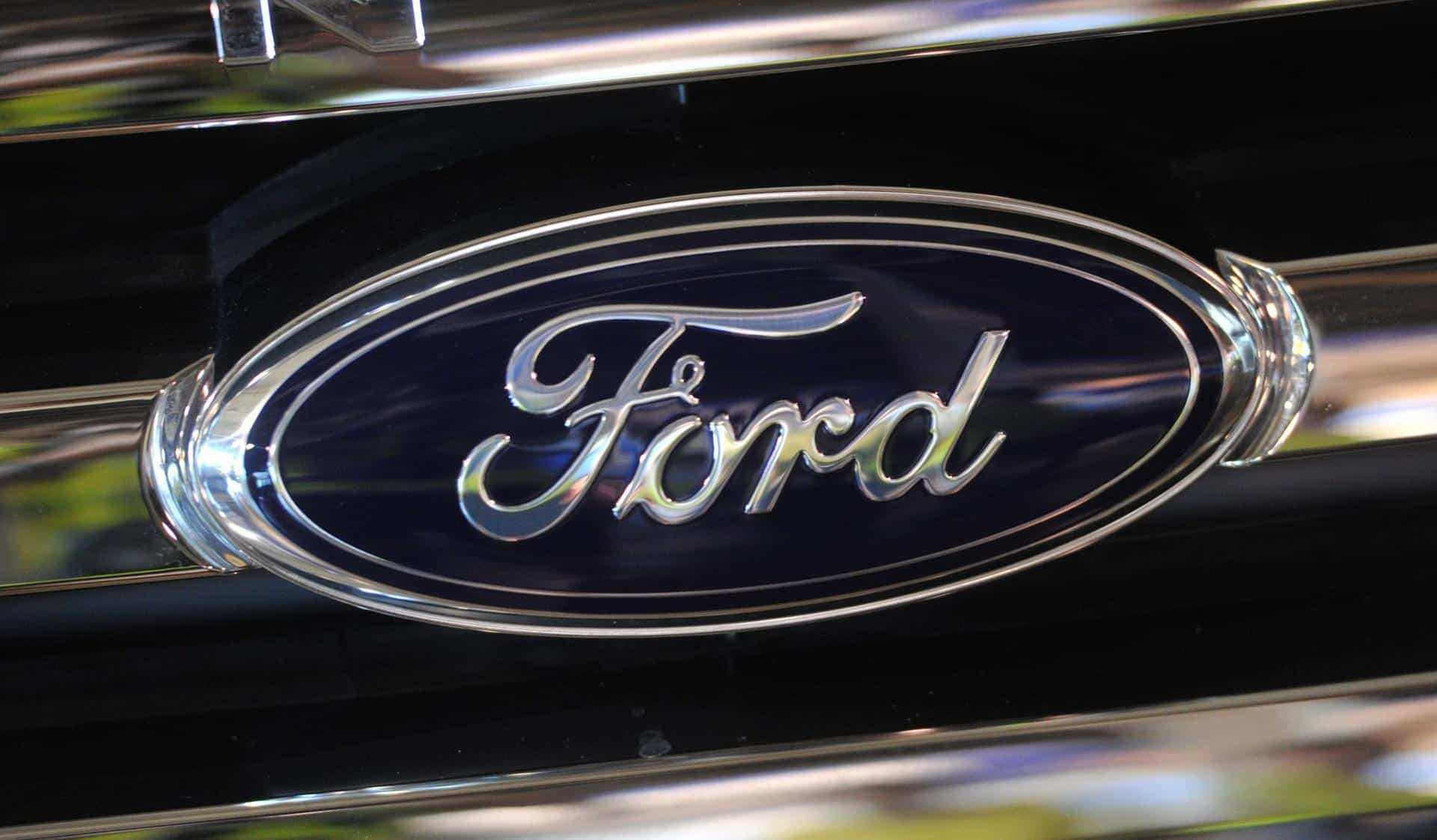 Fotografía de archivo que muestra el logo de Ford. EFE/Julian Smith