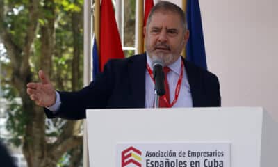 El embajador de España en La Habana, Javier Hergueta Garnica, habla el primer día de la 40 edición de la Feria Internacional de La Habana (Fihav) este lunes, en La Habana (Cuba). EFE/ Ernesto Mastrascusa