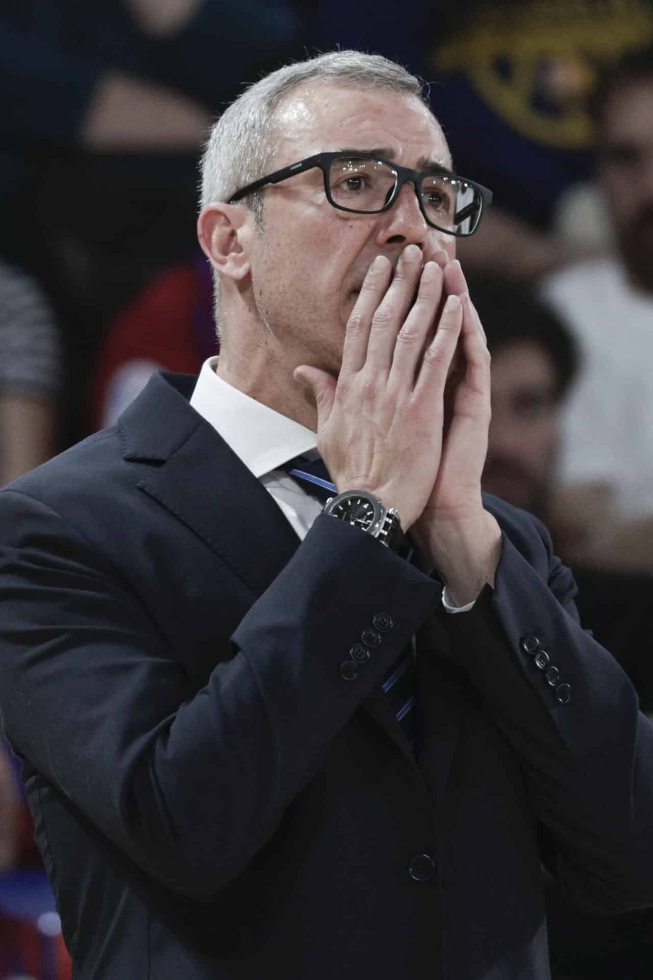 El español Francisco ‘Paco’ Olmos, entrenador de los Halcones de Xalapa, celebró este martes que los que él considera los dos mejores equipos de la temporada de la liga del baloncesto mexicano llegaron a la serie final, que arrancará este jueves en Ciudad de México, casa de los Diablos Rojos. Archivo. EFE/ Quique García