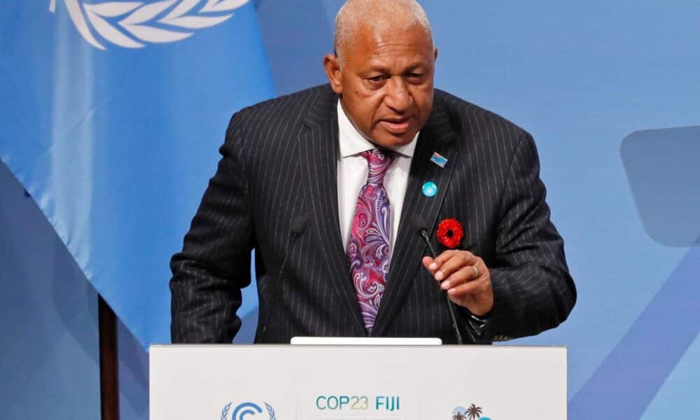 EPA2955. BONN (ALEMANIA), 06/11/2017.- Una imagen de archivo del ex primer ministro de Fiyi, Frank Bainimarama, en la Cumbre del Clima de Bonn (Alemania). EFE/ Ronald Wittek