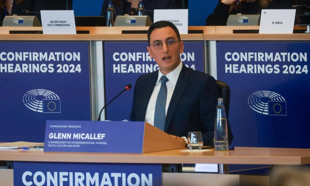 Glenn Micallef, comisario europeo designado para la Equidad Intergeneracional, Juventud, Cultura y Deporte, asiste a su audiencia de confirmación ante los comités del Parlamento Europeo en Bruselas, Bélgica, el 04 de noviembre de 2024. (Bélgica, Bruselas) EFE/EPA/OLIVIER HOSLET