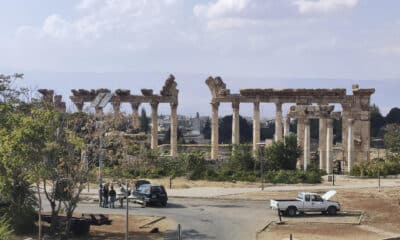 - Las ruinas grecorromanas de Baalbek, en el este del Líbano y patrimonio de la humanidad por la Unesco, vistas hoy después de que Israel intensificara en los últimos días sus bombardeos contra la ciudad y sus alrededores. Conocida como la Ciudad del Sol, la histórica Baalbek, en el este del Líbano, recibió esta semana su primera orden de evacuación total por parte de Israel, que ha intensificado sus bombardeos contra la zona, amenazando unos de los vestigios romanos mejor conservados del mundo. EFE/Noemí Jabois