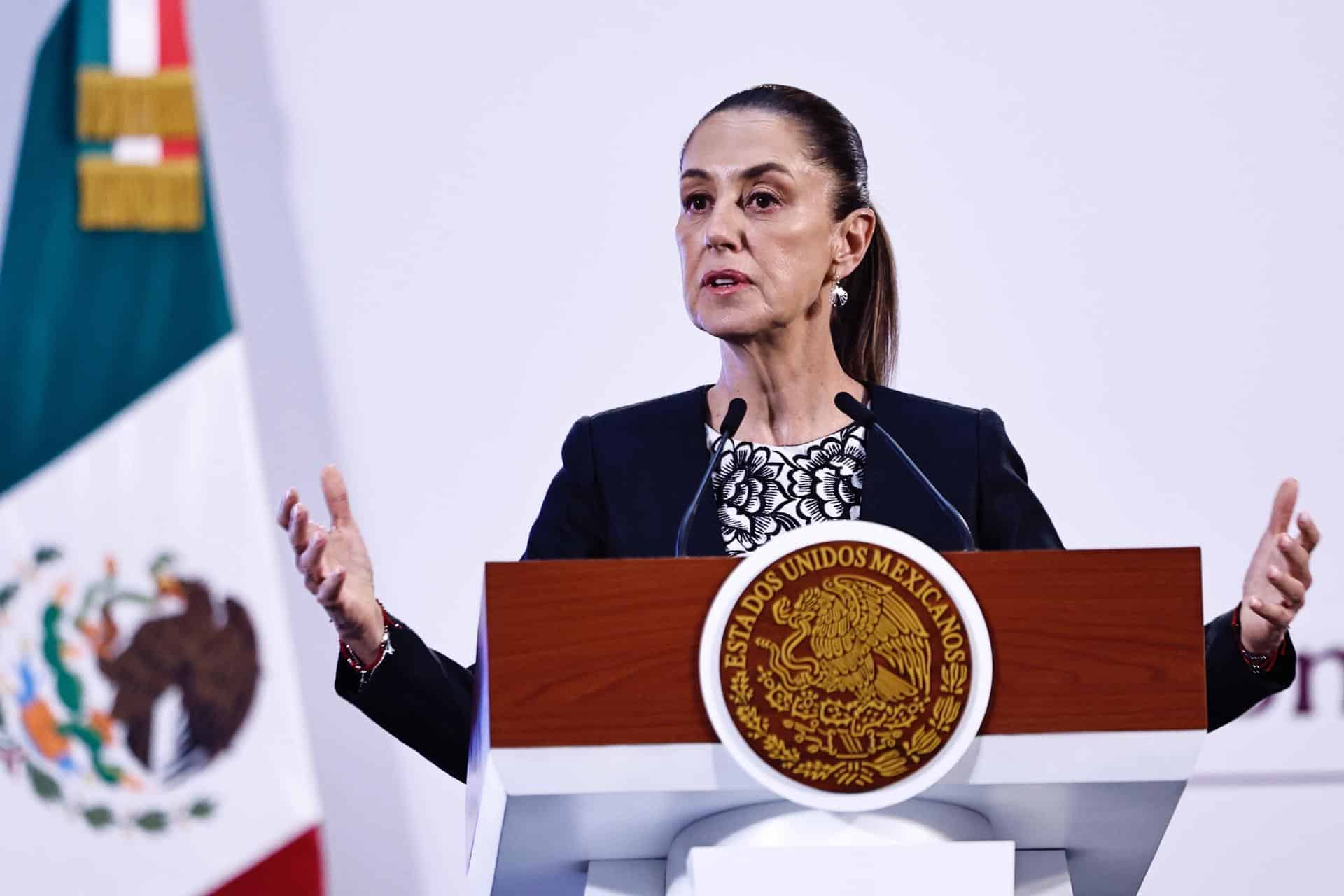 La presidenta de México Claudia Sheinbaum, habla este martes durante una rueda de prensa en Palacio Nacional de la Ciudad de México (México). EFE/Sáshenka Gutiérrez