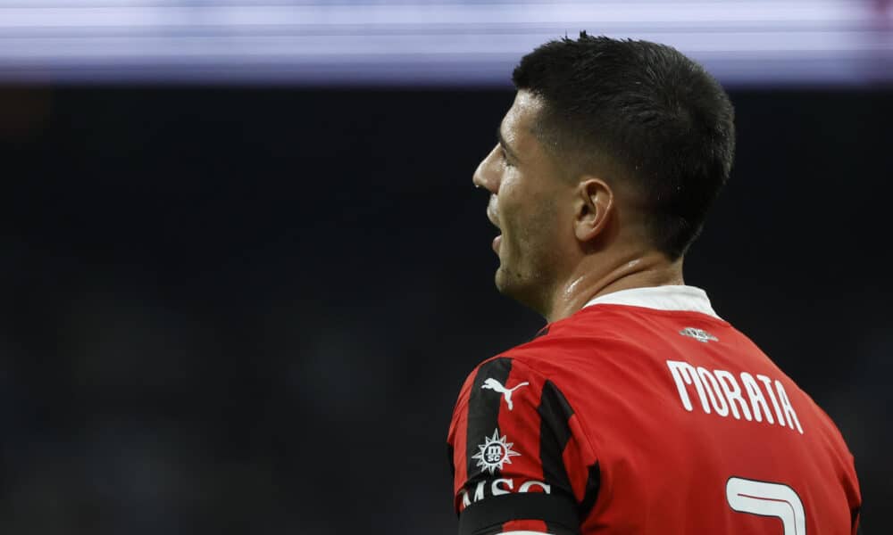 El jugador del Milán Álvaro Morata reacciona durante el partido de la Liga de Campeones que Real Madrid y AC Milán disputaron en el estadio Santiago Bernabéu, en una foto de archivo. EFE/Juanjo Martín