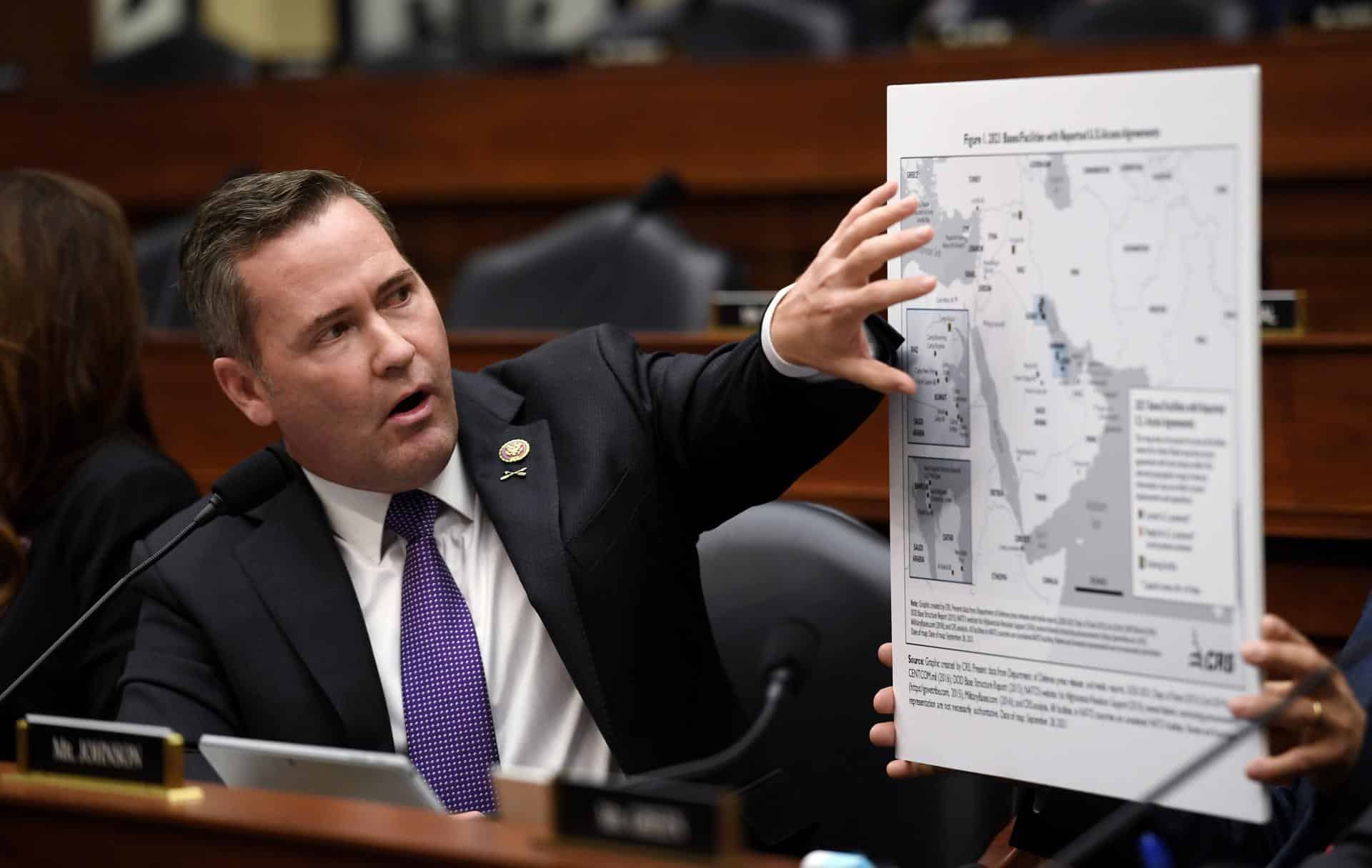 Fotografía de archivo del congresista republicano Mike Waltz durante una audiencia del Comité de Servicios Armados de la Cámara de Representantes sobre la conclusión de las operaciones militares en Afganistán en el edificio Rayburn House Office en Capitol Hill en Washington, DC, el 29 de septiembre de 2021.EFE/EPA/Olivier Douliery / POOL