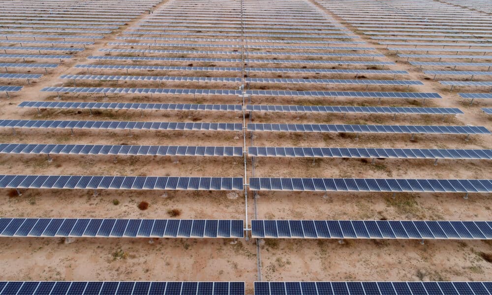 Fotografía de archivo de paneles solares instalados en el municipio de Villa de Arriaga, en San Luis Potosí (México). EFE/Ulises Andrade