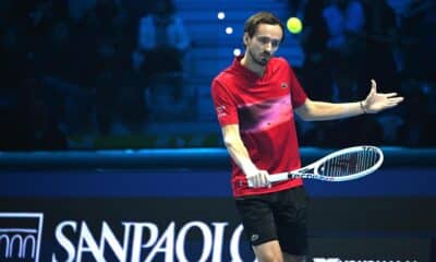 El tenista ruso Daniil Medvedev en su partido de la Round Rob icontra el australiano Alex De Minauren Turín, Italia. EFE/EPA/MASSIMO RANA