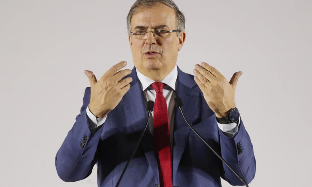 El titular de Economía, Marcelo Ebrard, agradeció a Toyota México su confianza en el país y su compromiso con el desarrollo económico, medioambiental y social de éste. Archivo. EFE/ Isaac Esquivel