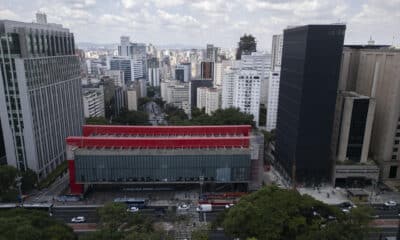 Fotografía aérea del nuevo edificio Pietro Maria Bardi del Museo de Arte de Sao Paulo, MASP, este martes en Sao Paulo (Brasil). EFE/ Isaac Fontana