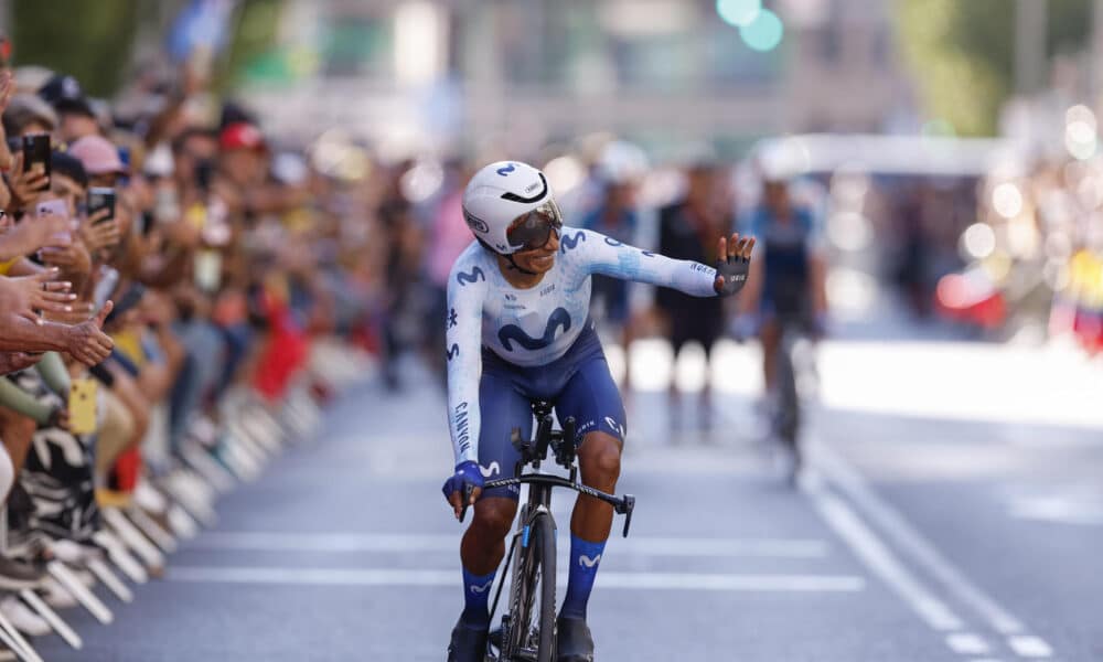 El ciclista combiano Nairo Quintana durante la contrarreloj individual de la última etapa de la 79 Vuelta a España que completó con Movistar, su último equipo. EFE/ Javier Lizón