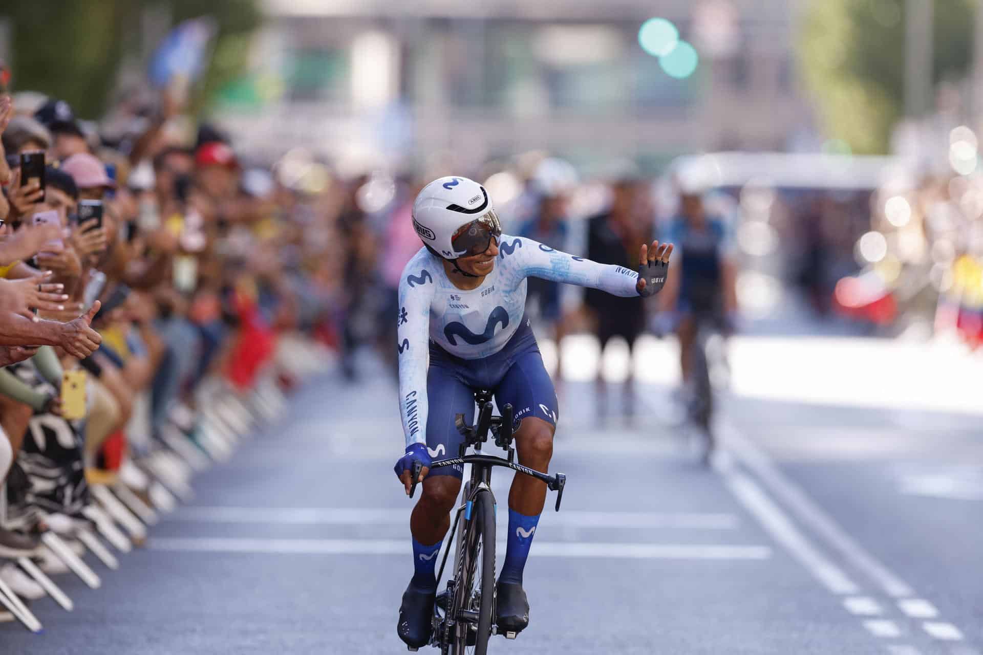 El ciclista combiano Nairo Quintana durante la contrarreloj individual de la última etapa de la 79 Vuelta a España que completó con Movistar, su último equipo. EFE/ Javier Lizón