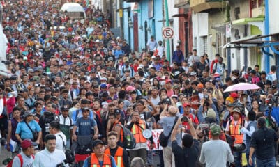 Migrantes parten en caravana rumbo a EEUU, en el municipio de Tapachula en el estado de Chiapas (México). Imagen de archiv EFE/ Juan Manuel Blanco