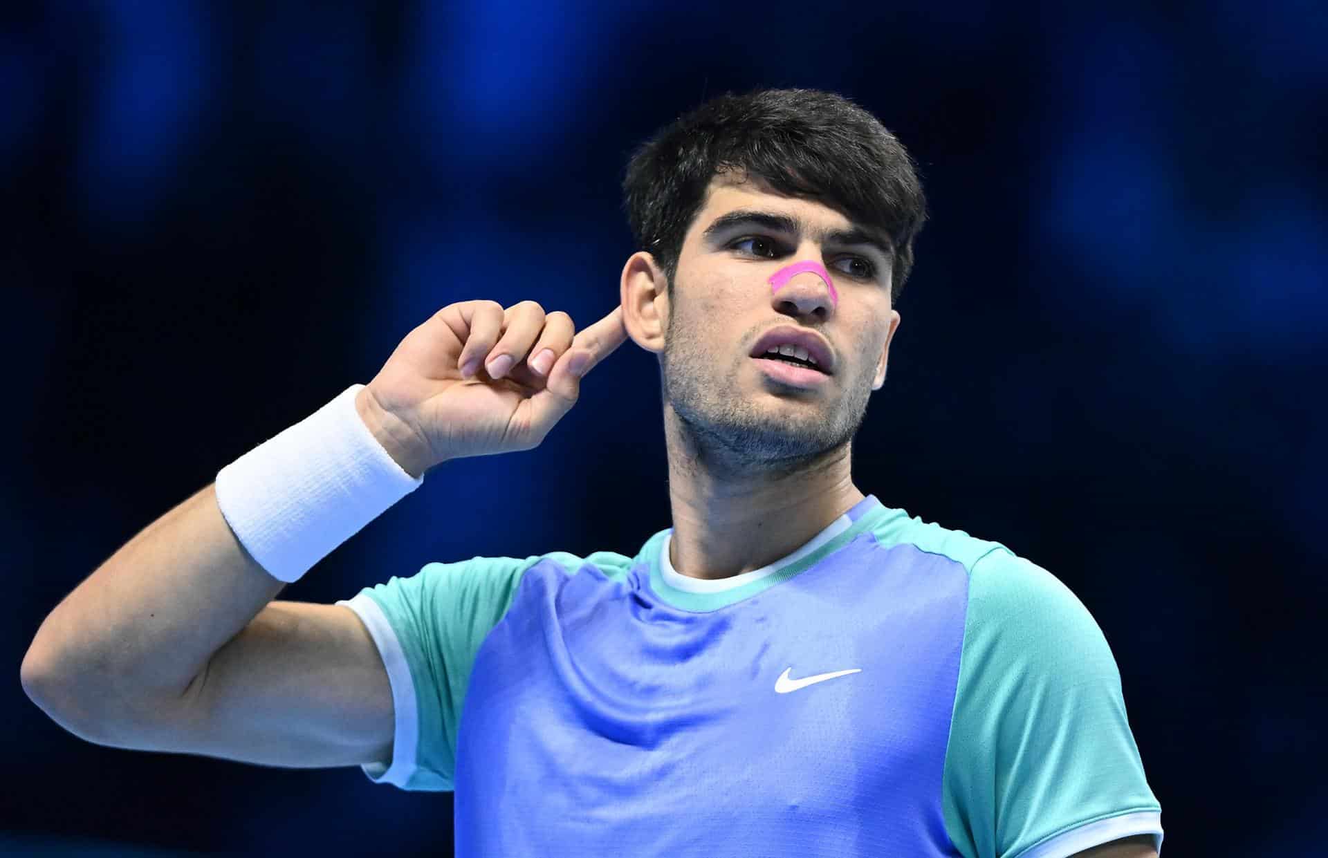 Turin (Italia), 13/11/2024.- El español Carlos Alcaraz celebra un punto durante el partido en el que se impuso este miércoles al ruso Andrey Rublev en las Finales ATP de Turín. EFE/EPA/ALESSANDRO DI MARCO