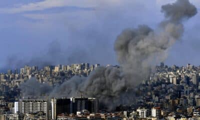 El humo se eleva tras un ataque aéreo israelí en el distrito de Dahieh, al sur de Beirut, Líbano, 21 de noviembre de 2024. Según el Ministerio de Salud libanés, más de 3,550 personas han sido asesinadas y más de 15,000 han resultado heridas en Líbano desde la escalada de hostilidades entre Israel y Hezbollah. (Líbano, Hizbulá/Hezbolá) EFE/EPA/WAEL HAMZEH