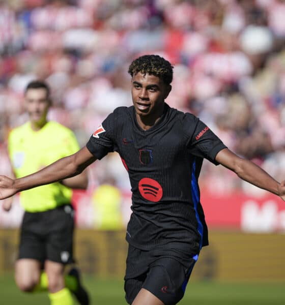 El delantero del Barcelona Lamine Yamal celebra un gol ante el Girona en foto de archivo de David Borrat. EFE