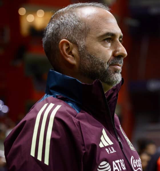 Imagen de archivo del entrenador de la selección femenina de México, Pedro López. EFE/ Alex Cruz