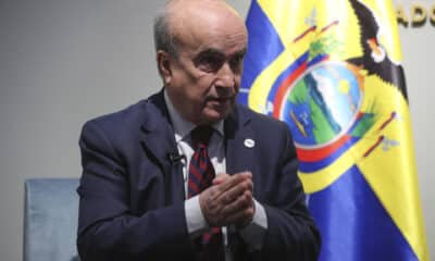 El secretario general de la Organización de Estados Iberoamericanos para la Educación, la Ciencia y la Cultura (OEI), Mariano Jabonero, habla en una entrevista con EFE este viernes en Cuenca (Ecuador). EFE/ José Jácome