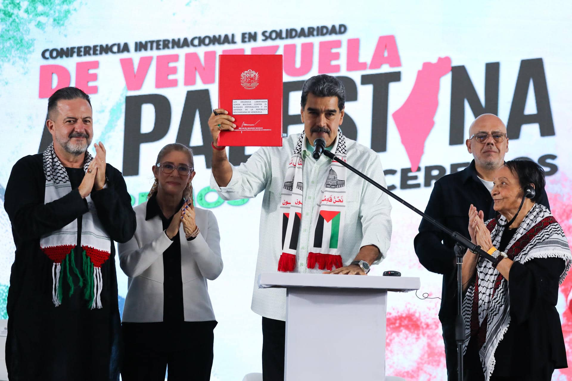 Fotografía cedida por Prensa Miraflores del presidente de Venezuela, Nicolás Maduro, en un acto de Gobierno en Caracas (Venezuela). EFE/ Prensa Miraflores